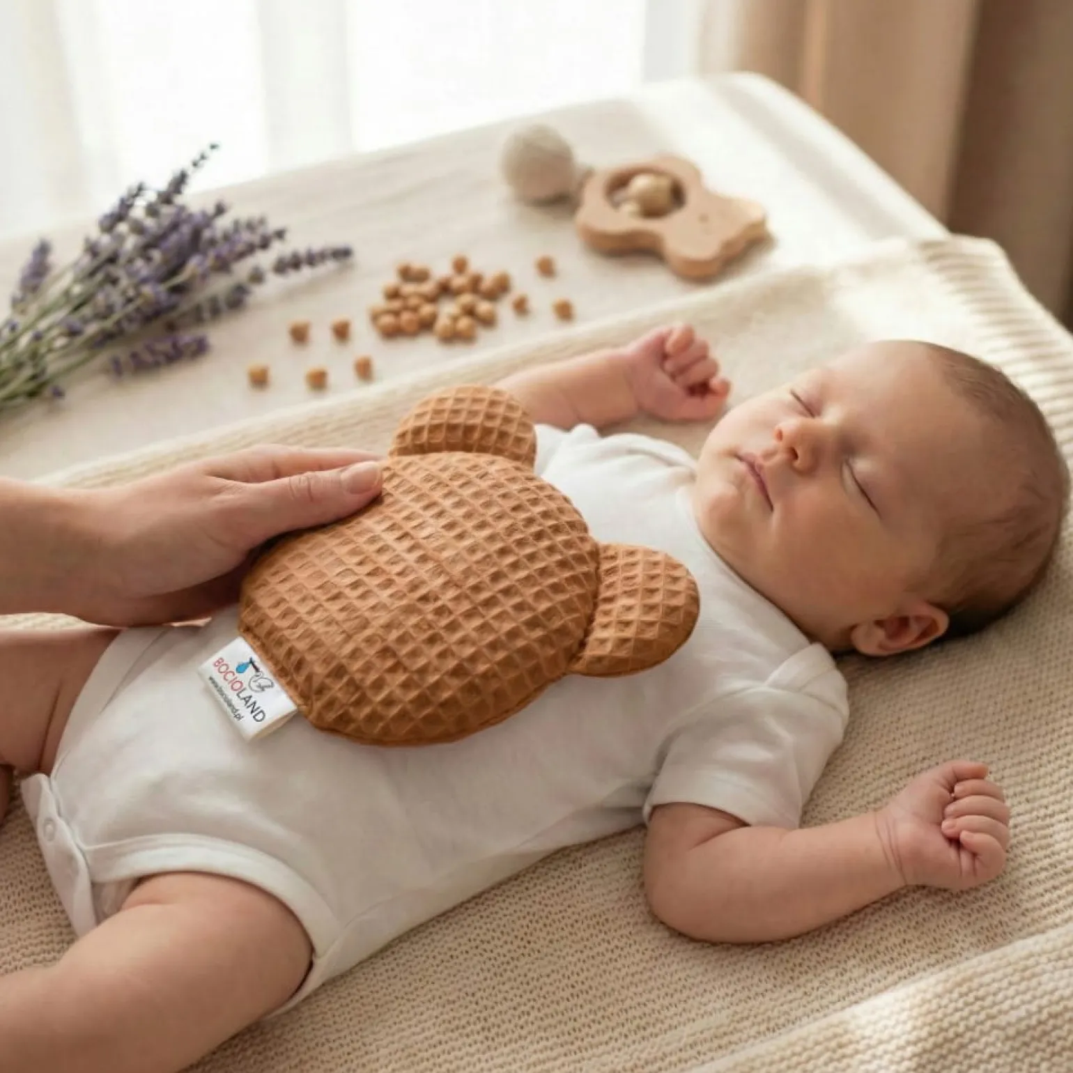 BOCIOLAND - TERMOFOR Z PESTEK WIŚNI Z LAWENDĄ MIŚ WAFEL 180g BRĄZOWY