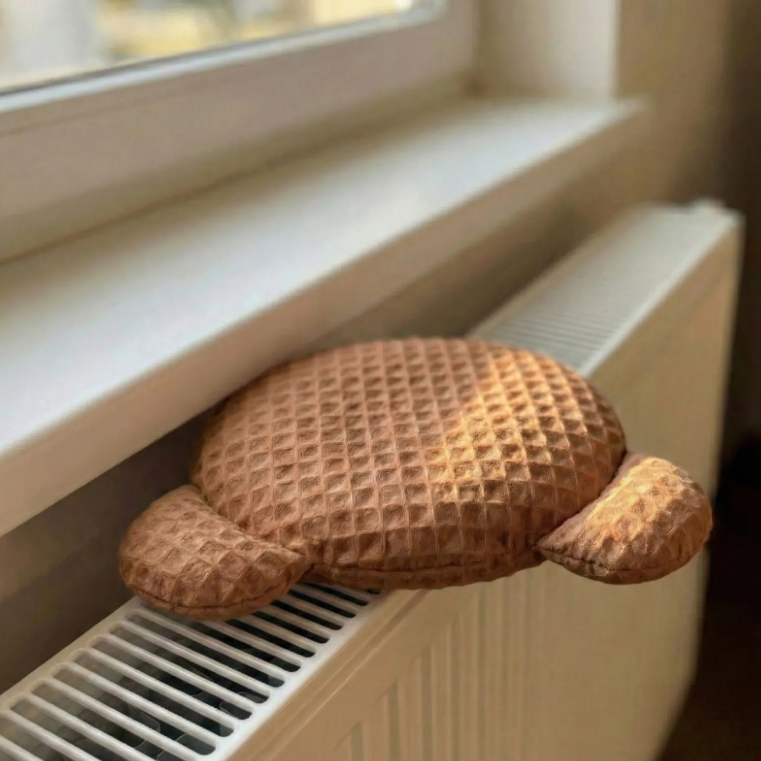 BOCIOLAND - TERMOFOR Z PESTEK WIŚNI Z LAWENDĄ MIŚ WAFEL 180g BRĄZOWY
