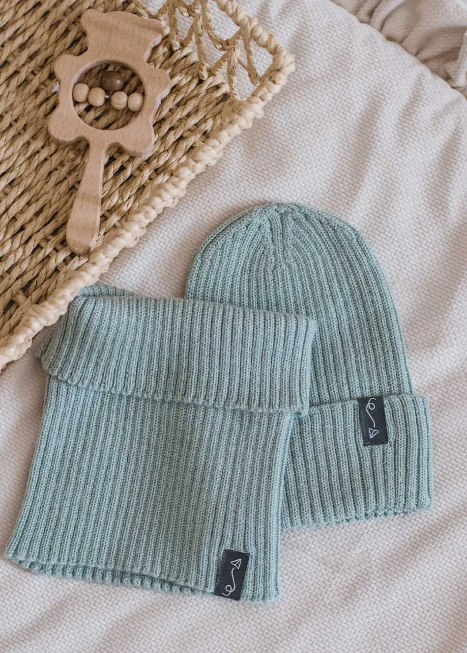 Czapeczka z wełny Merino - SAGE