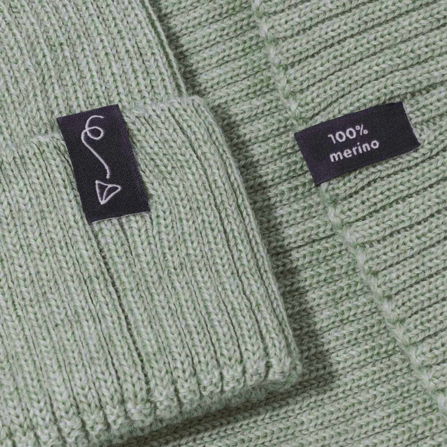 Czapeczka z wełny Merino - SAGE