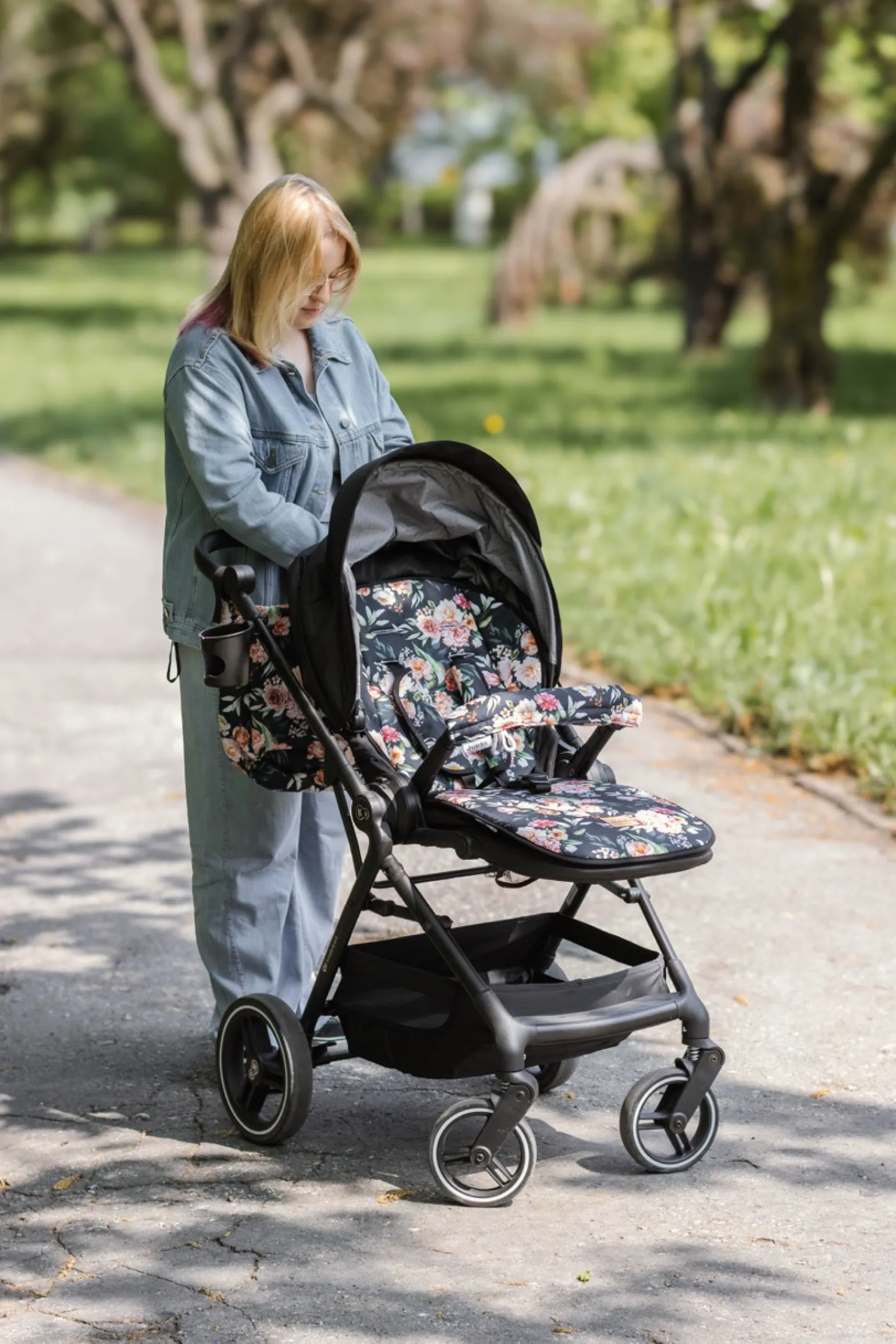 Dwustronna wkładka do wózka spacerowego - Peony Black