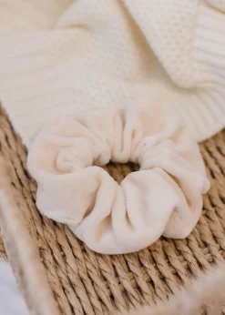 Gumka do włosów SCRUNCHIES welur ecru