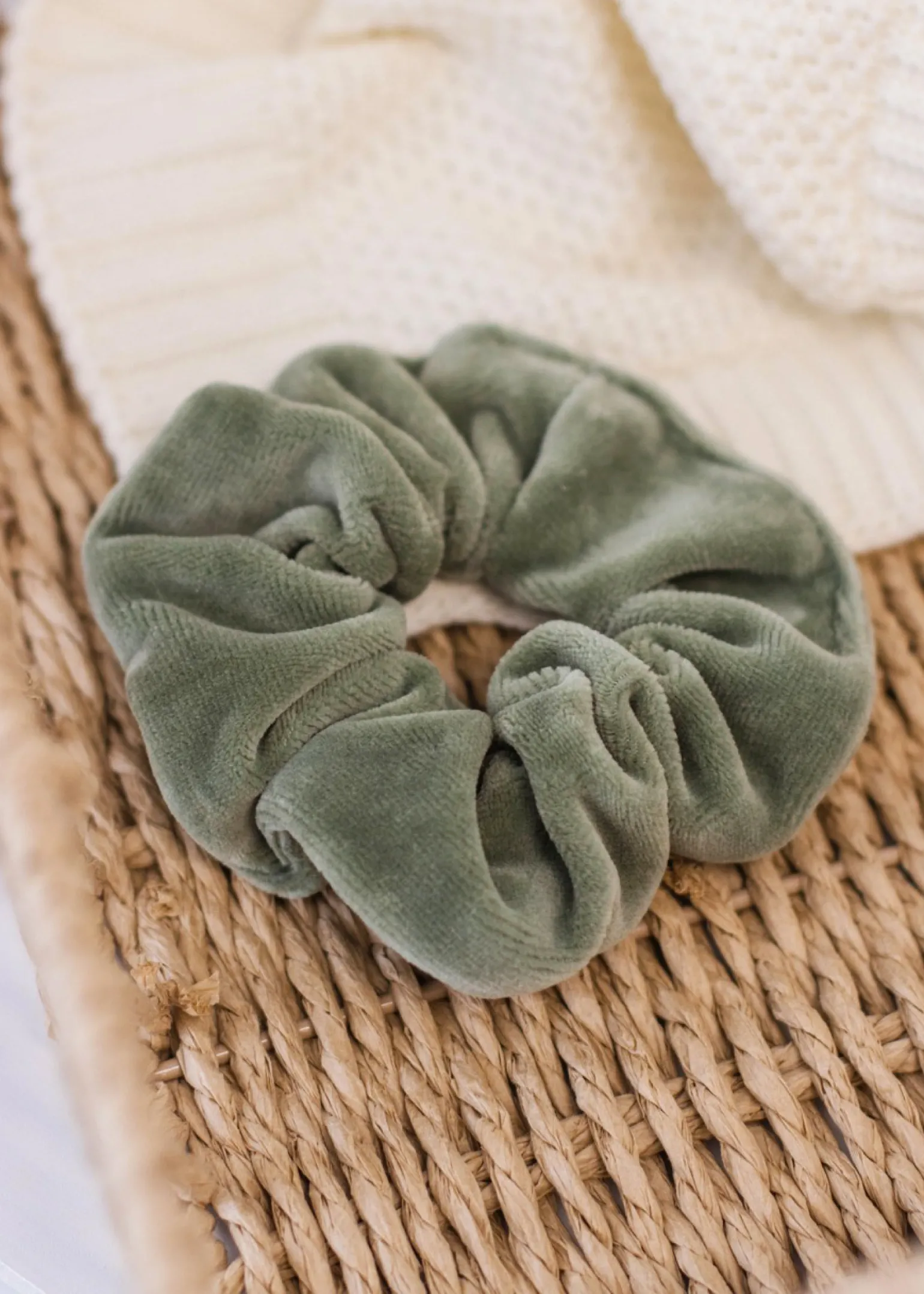 Gumka do włosów SCRUNCHIES welur szałwiowy
