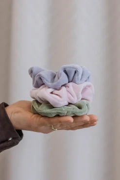 Gumka do włosów SCRUNCHIES welur szałwiowy
