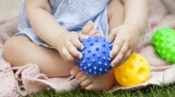 HENCZ TOYS Zestaw 5 szt. kolorowych piłeczek sensorycznych 0+