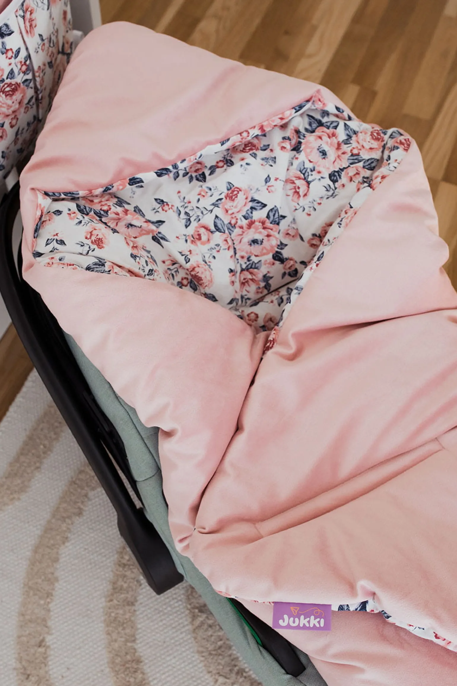 Kocyk do fotelika samochodowego - Roses i Smokey Pink Soft Velvet