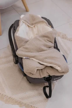 Kocyk, otulacz z kapturem do fotelika niemowlęcego z Boucle i Minky Plusz 90 x 90 cm - Beige