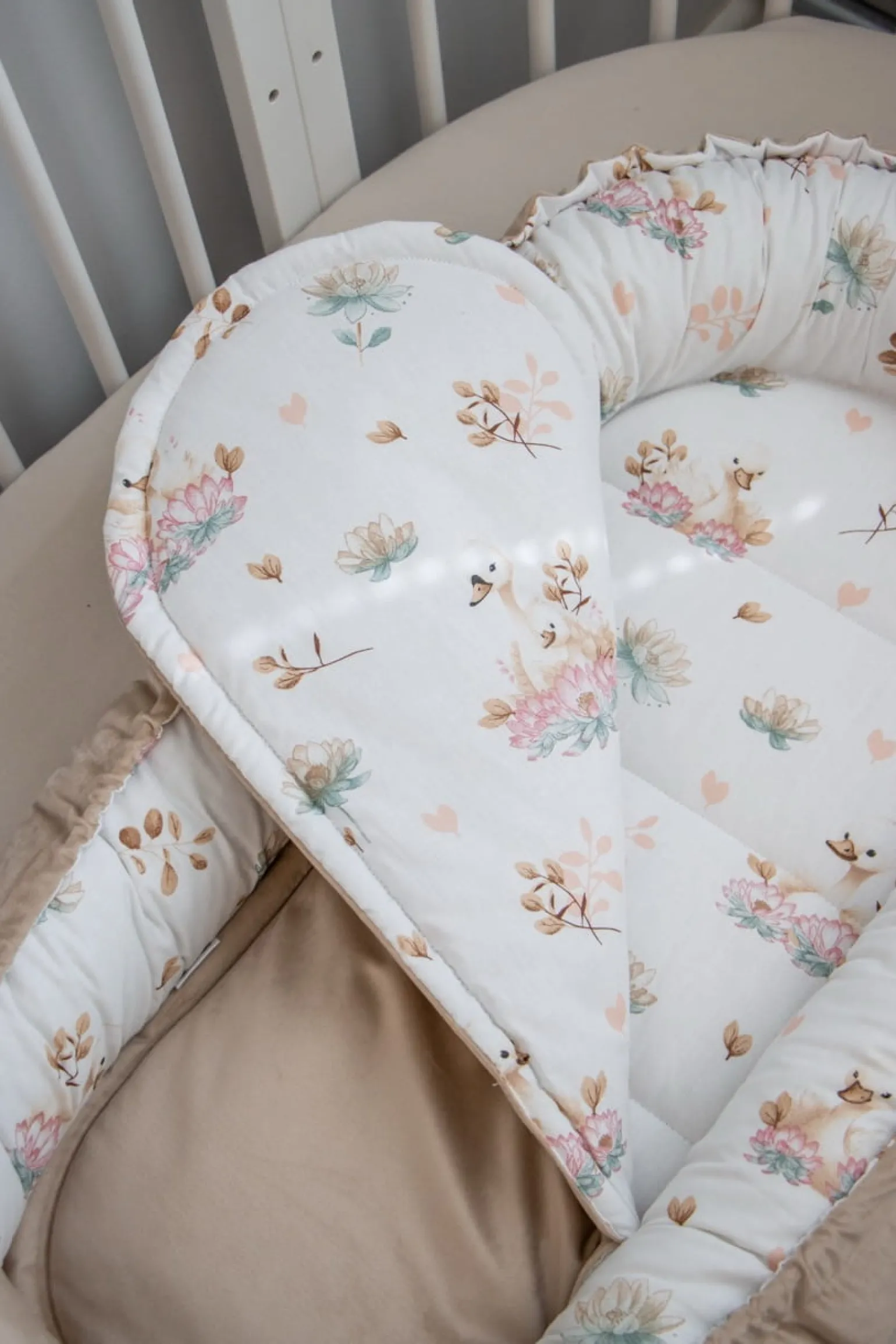 Materac do kokonu Comfort - Swan Family i Cappuccino Soft Velvet