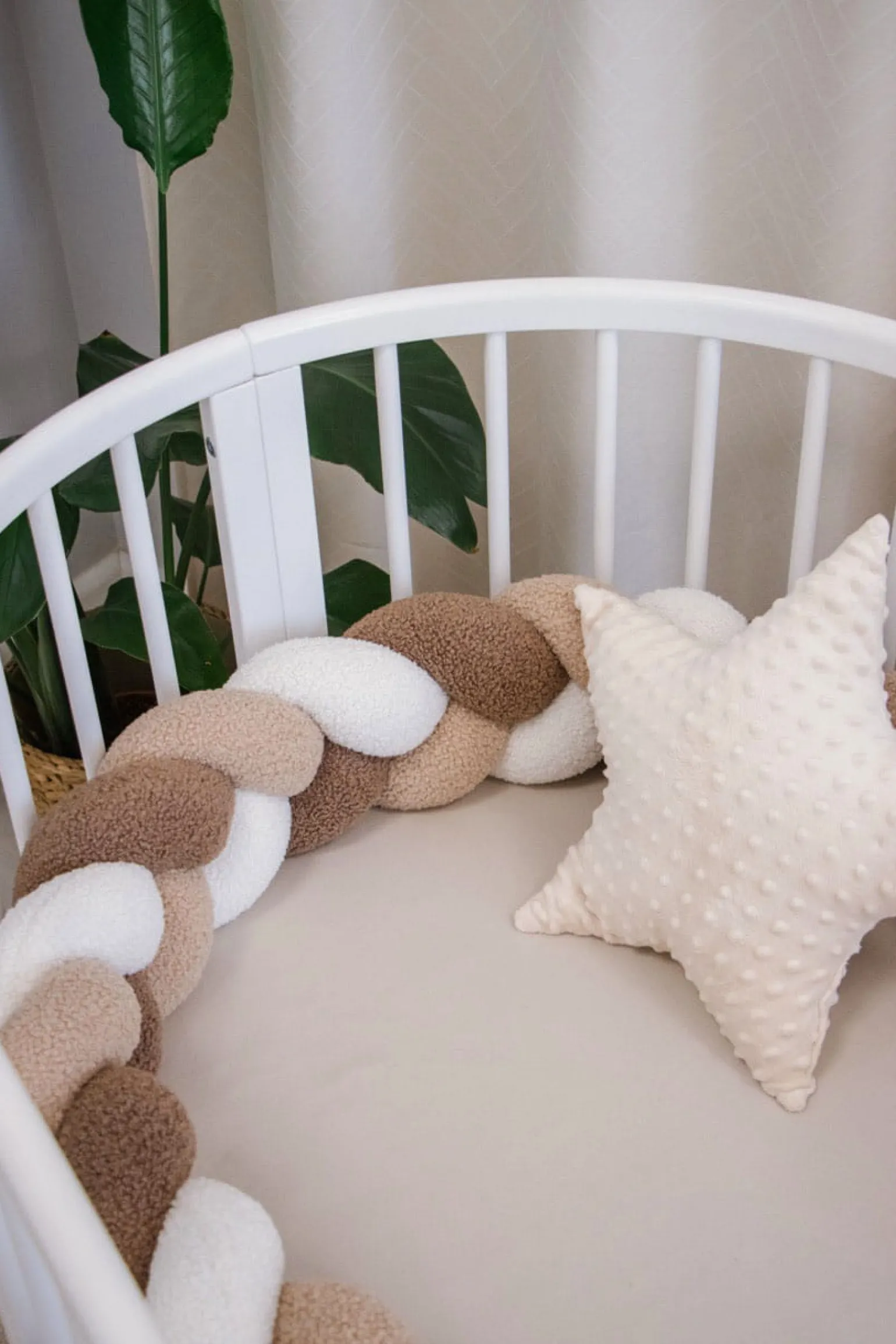 Ochraniacz warkocz do łóżeczka pleciony BOUCLE, 180 cm - Mix Beige