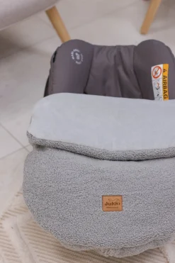 Okrycie, osłonka na nóżki do fotelika samochodowego i wózka spacerowego - Boucle Grey