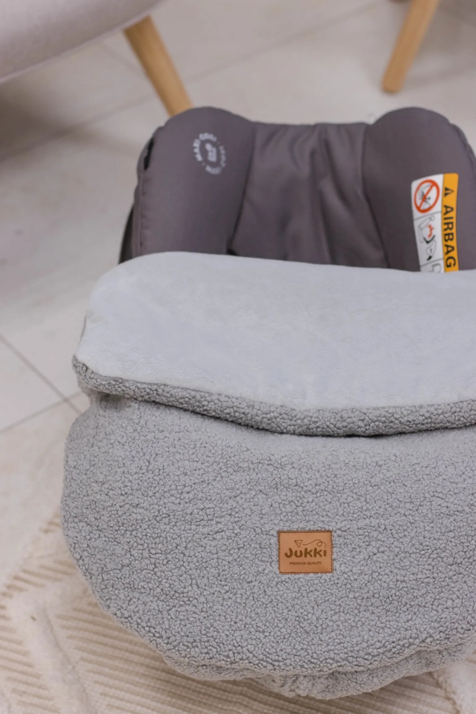 Okrycie, osłonka na nóżki do fotelika samochodowego i wózka spacerowego - Boucle Grey