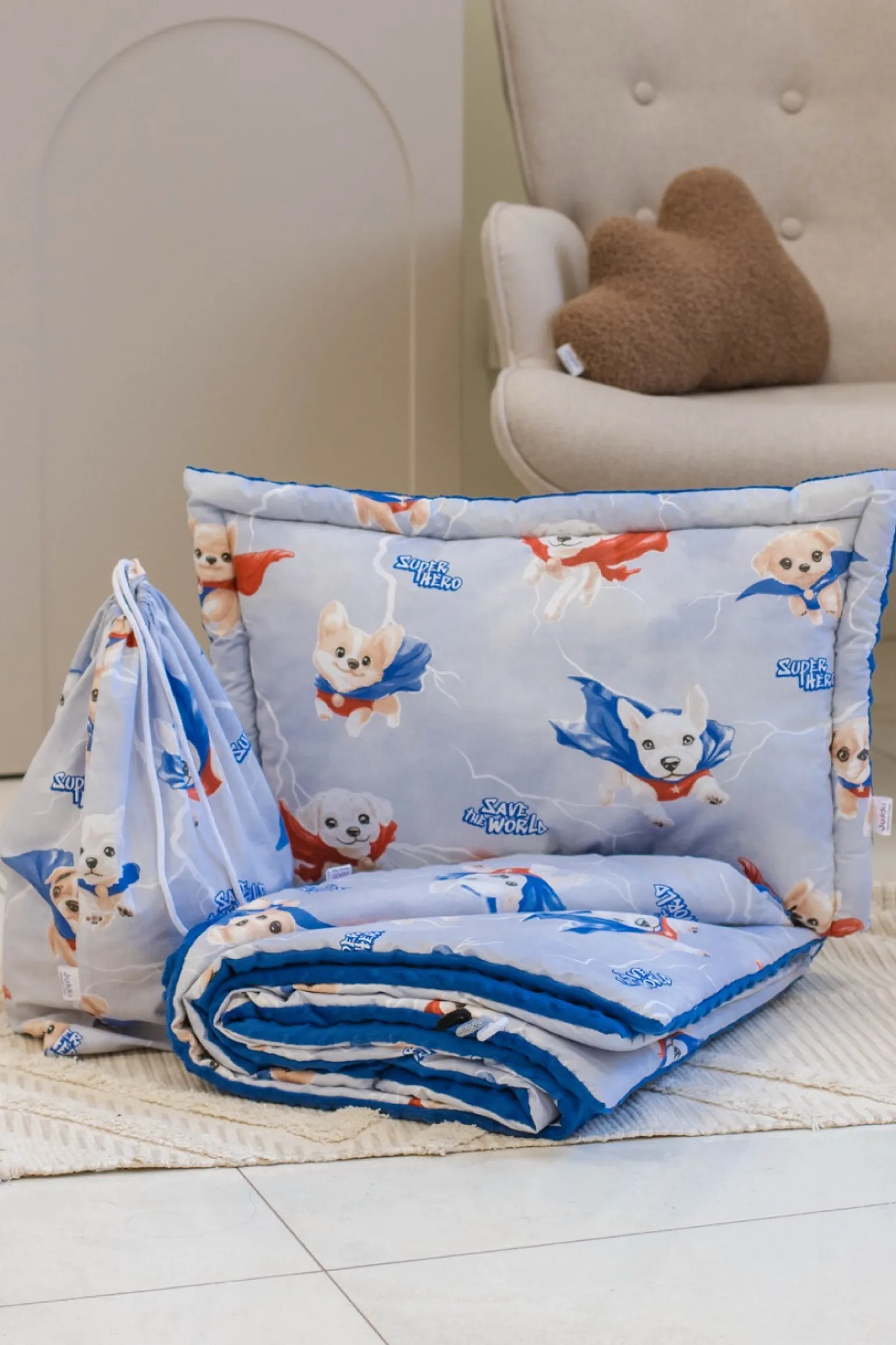 Zestaw przedszkolaka (kocyk z poduszką) - Super Puppy Blue i Granatowe Minky