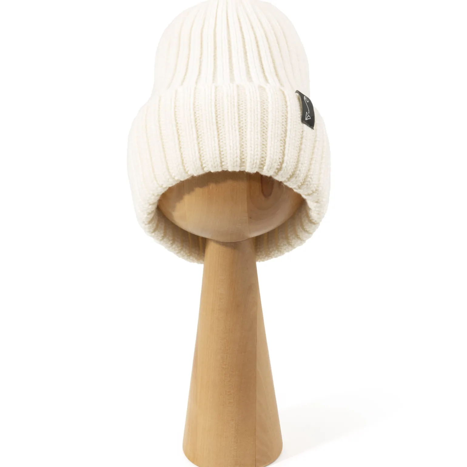 Zimowa czapka z wełny merino - ECRU