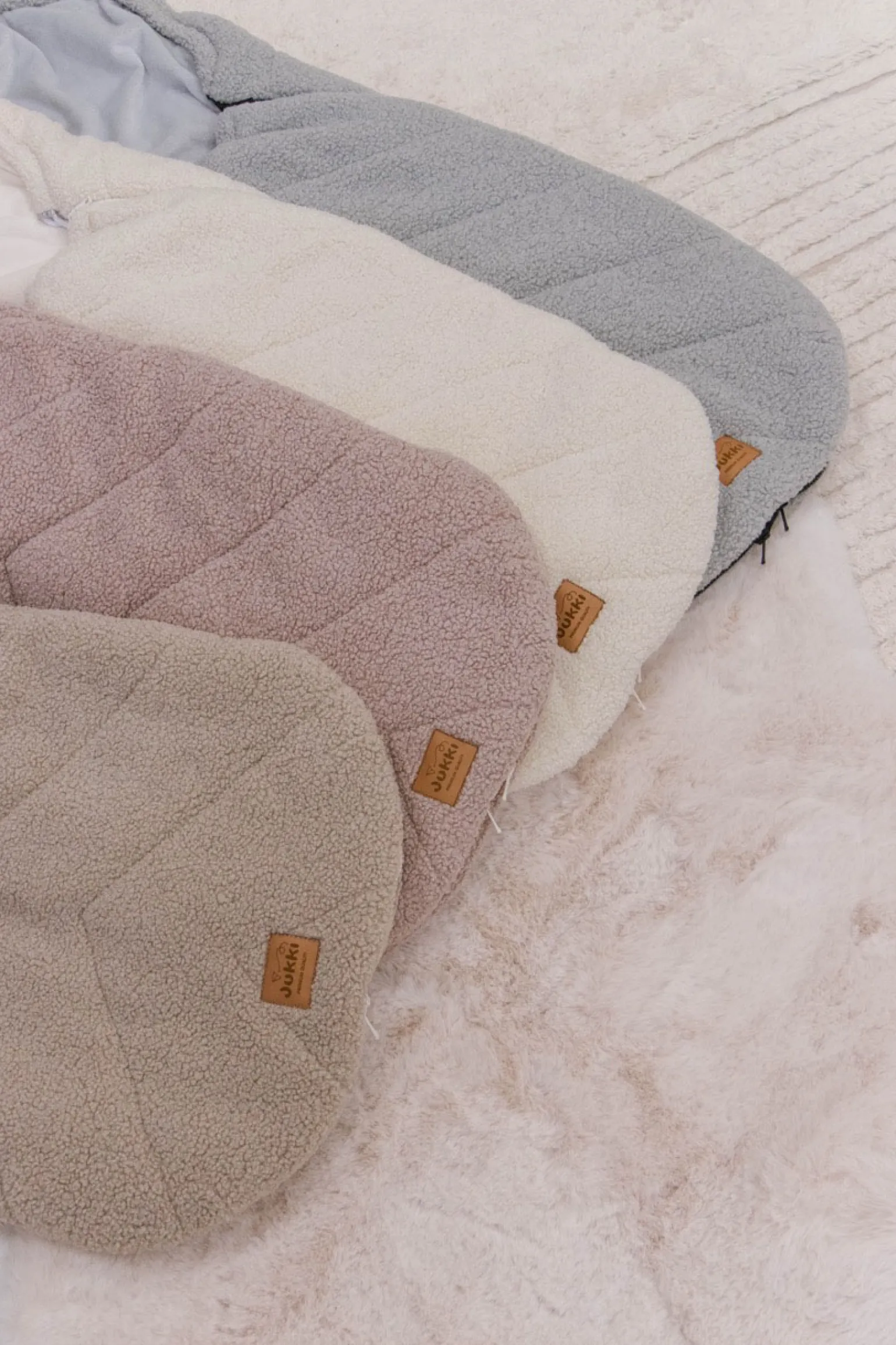 Zimowy, uniwersalny śpiworek dziecięcy Boucle do wózka, gondoli, sanek - Beige